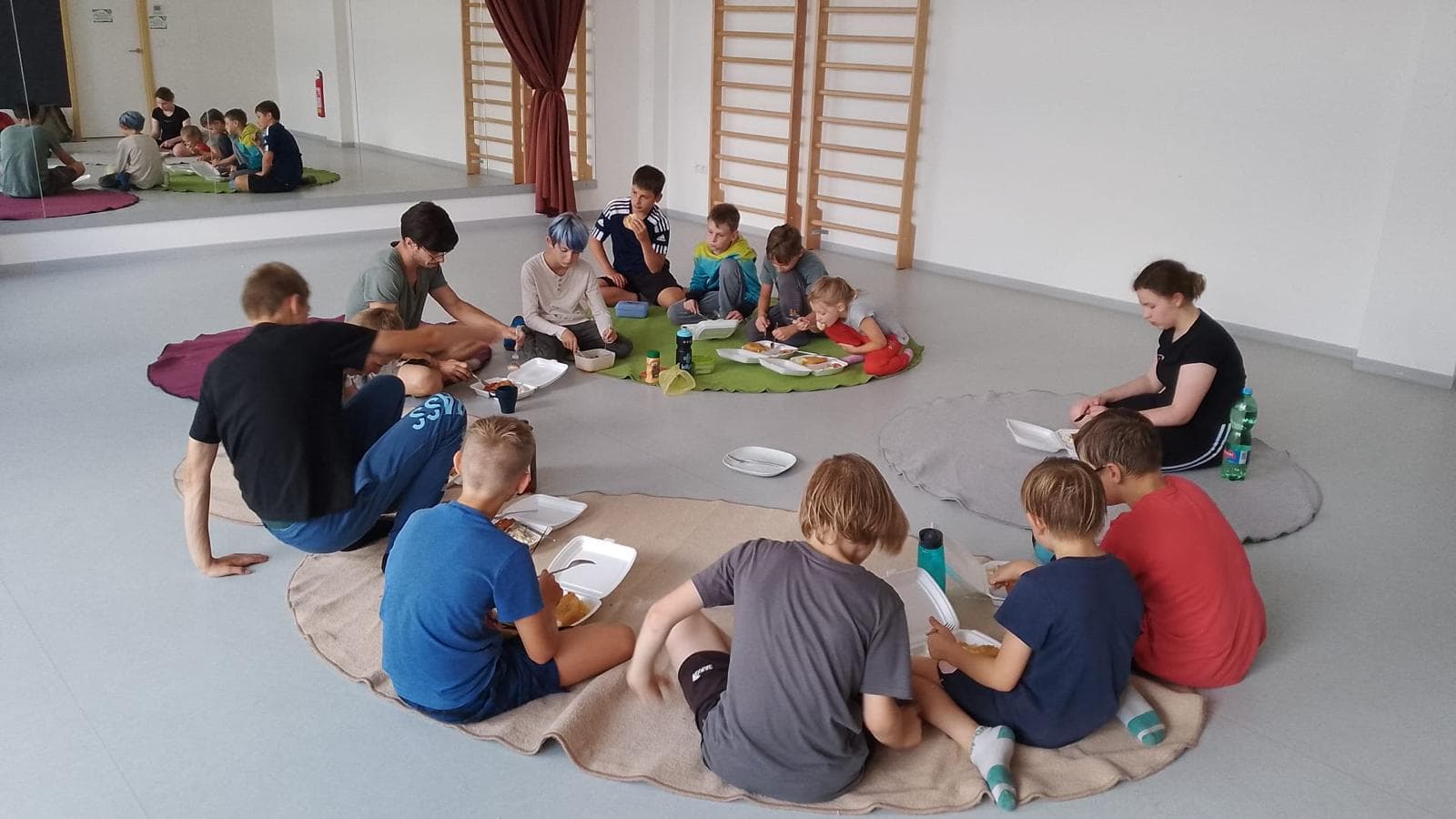 Společné posezení na tatami
